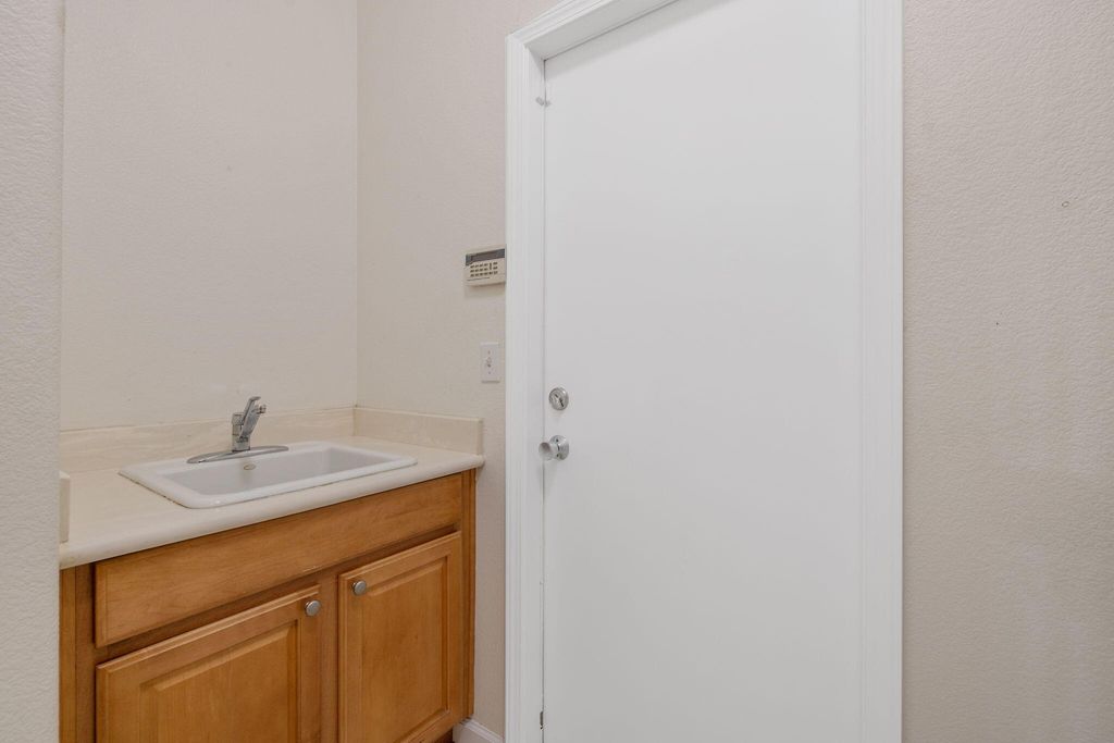 Image 16 of property listing at 5202 W Oriole Avenue, Visalia, CA 93291