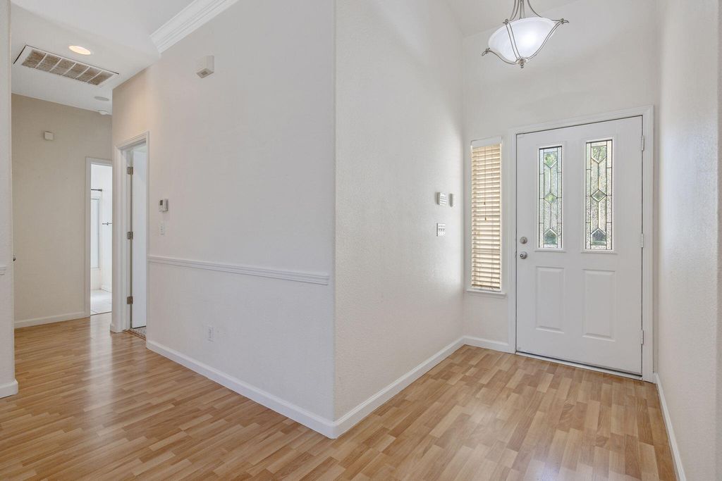 Image 17 of property listing at 5202 W Oriole Avenue, Visalia, CA 93291