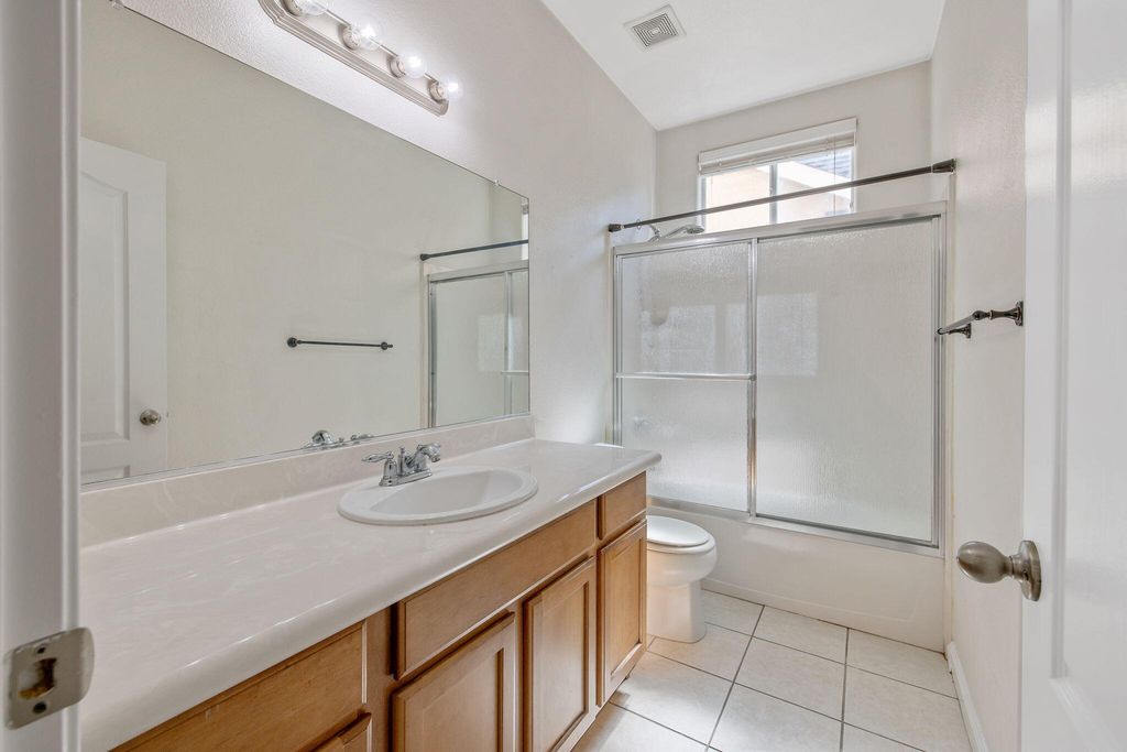 Image 21 of property listing at 5202 W Oriole Avenue, Visalia, CA 93291