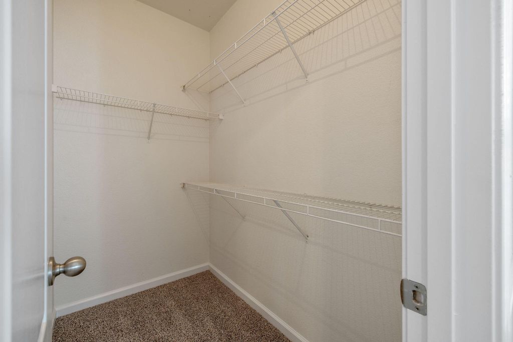 Image 27 of property listing at 5202 W Oriole Avenue, Visalia, CA 93291