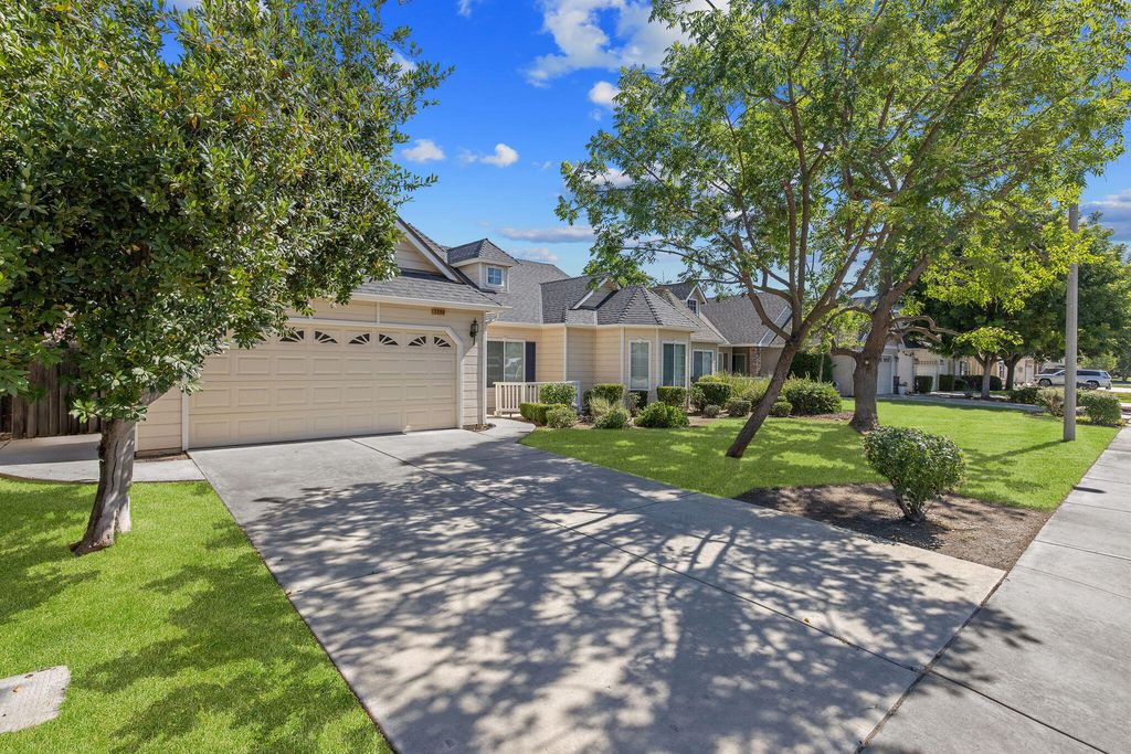Image 3 of property listing at 5202 W Oriole Avenue, Visalia, CA 93291