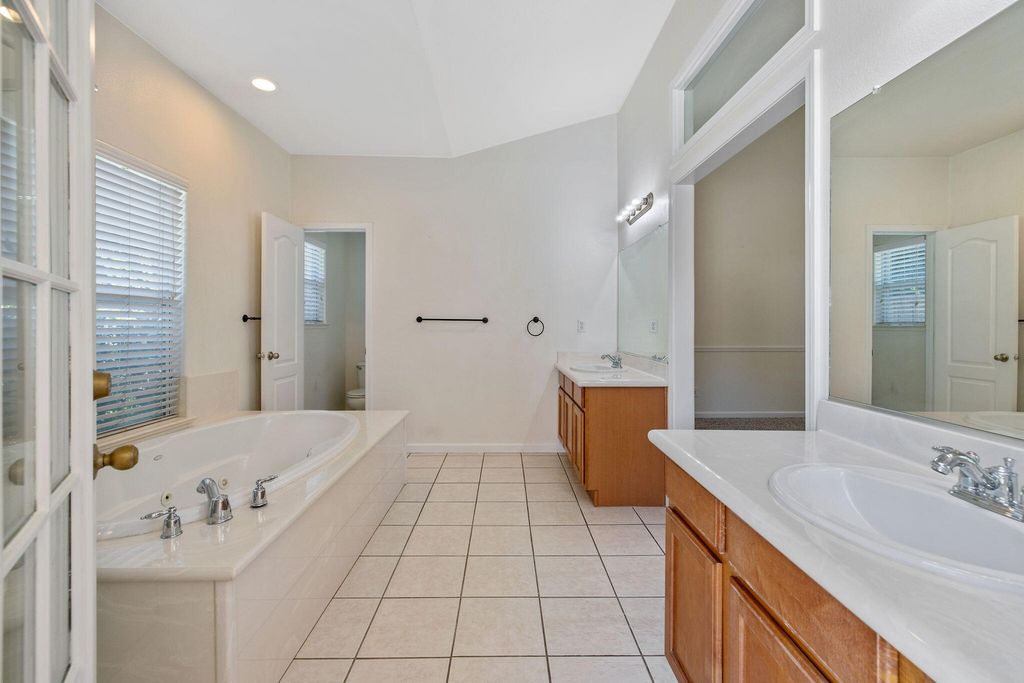 Image 30 of property listing at 5202 W Oriole Avenue, Visalia, CA 93291