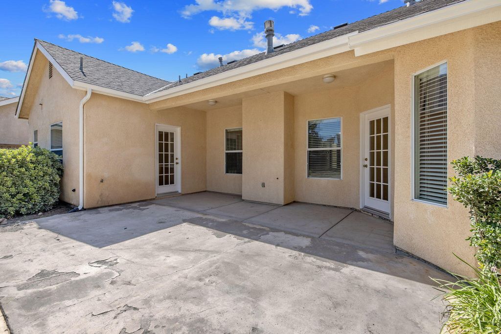Image 32 of property listing at 5202 W Oriole Avenue, Visalia, CA 93291