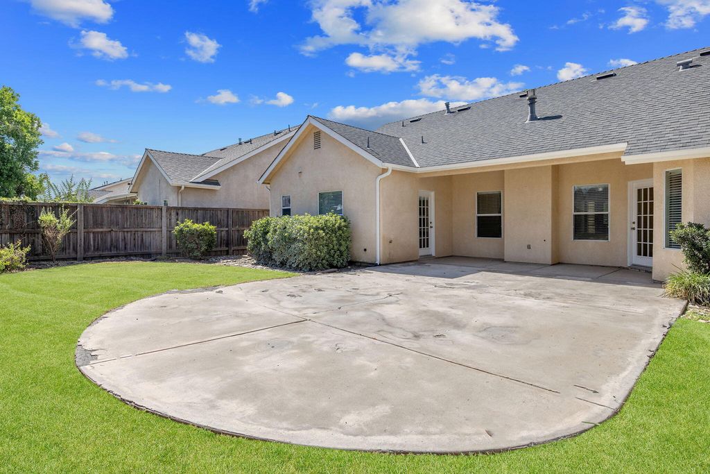 Image 33 of property listing at 5202 W Oriole Avenue, Visalia, CA 93291
