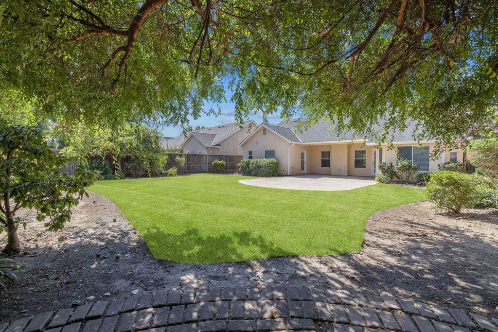 Image 35 of property listing at 5202 W Oriole Avenue, Visalia, CA 93291