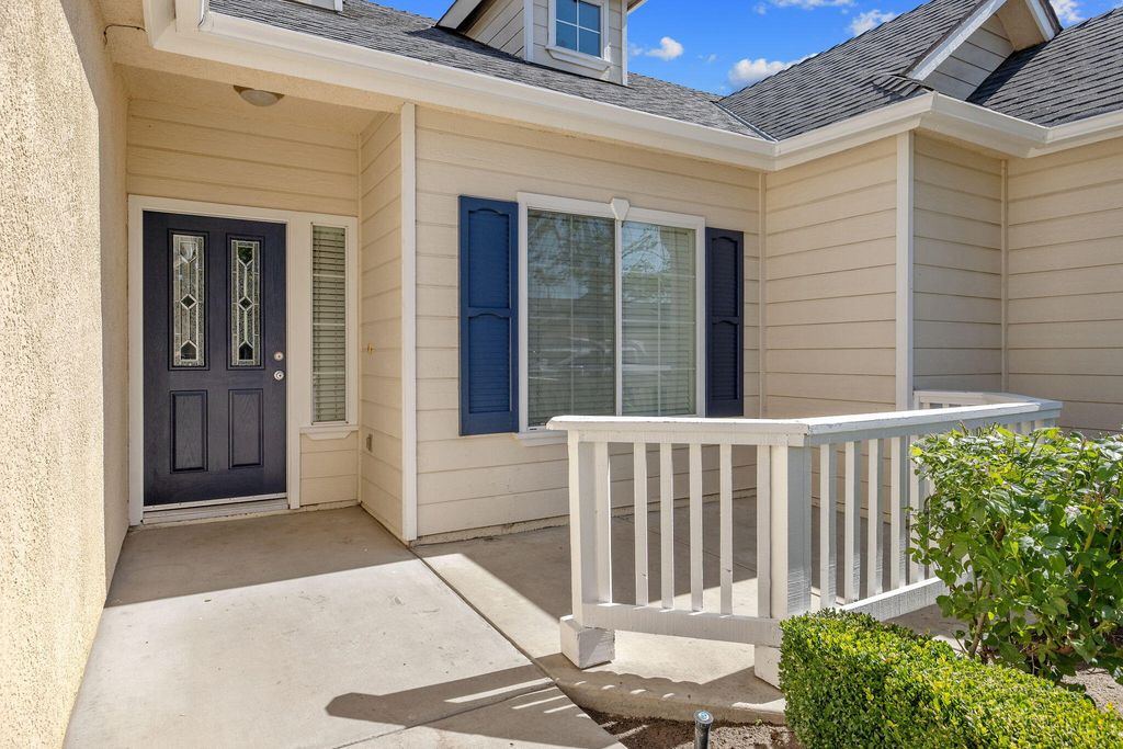 Image 4 of property listing at 5202 W Oriole Avenue, Visalia, CA 93291