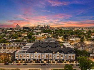 719 E Locust St Unit 3106, San Antonio, TX 78212