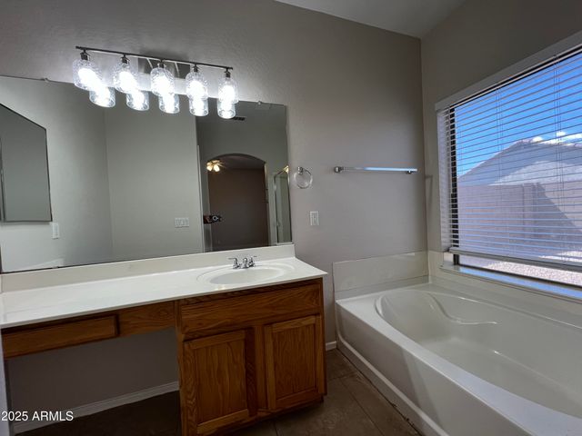 10245 E Kiva Avenue, Mesa, AZ 85209