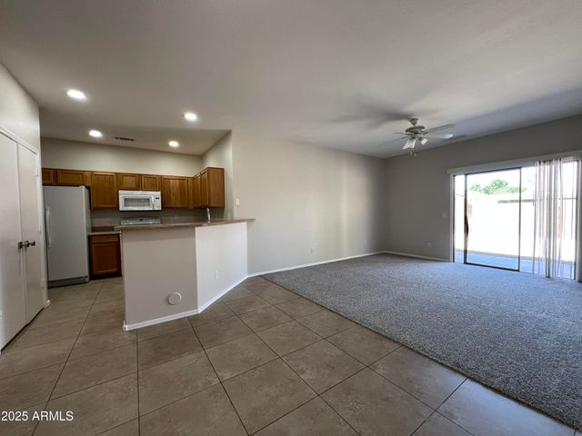 10245 E Kiva Avenue, Mesa, AZ 85209