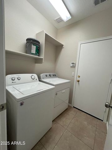 10245 E Kiva Avenue, Mesa, AZ 85209
