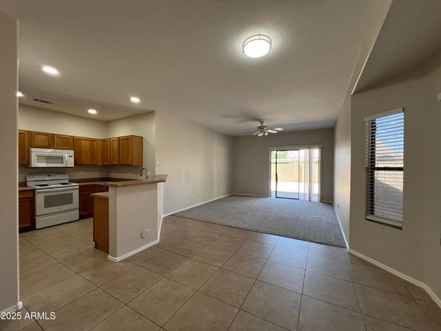 10245 E Kiva Avenue, Mesa, AZ 85209