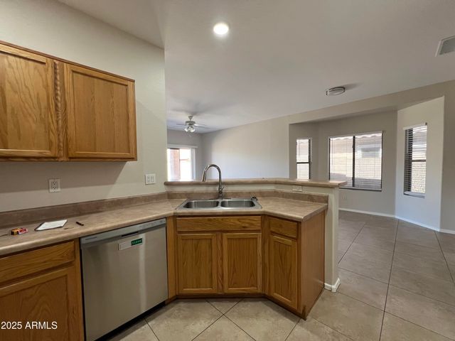 10245 E Kiva Avenue, Mesa, AZ 85209