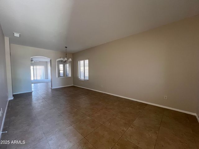 10245 E Kiva Avenue, Mesa, AZ 85209