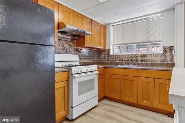 620 E CARVER ST, Philadelphia, PA 19120