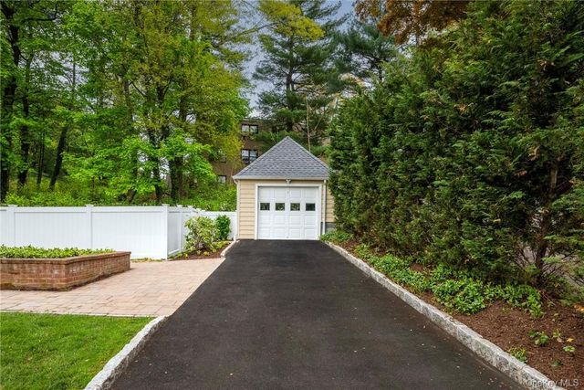 62 Summit Avenue, Bronxville, NY 10708