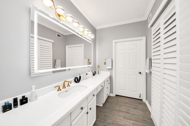 2111 Welch Street A211, Houston, TX 77019