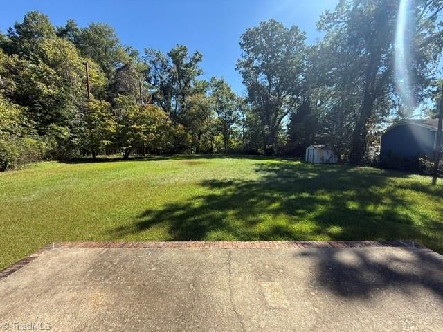 5515 Bledsoe Drive, Greensboro, NC 27410