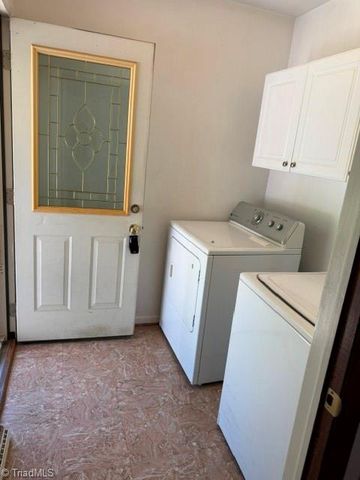 5515 Bledsoe Drive, Greensboro, NC 27410