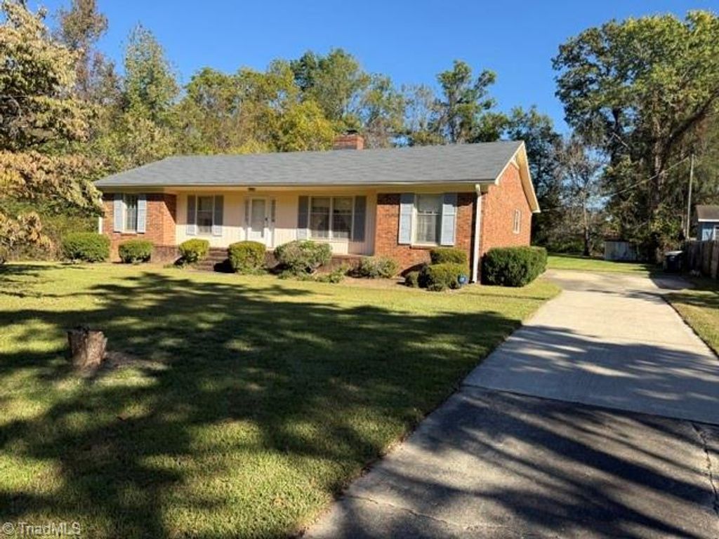 5515 Bledsoe Drive, Greensboro, NC 27410