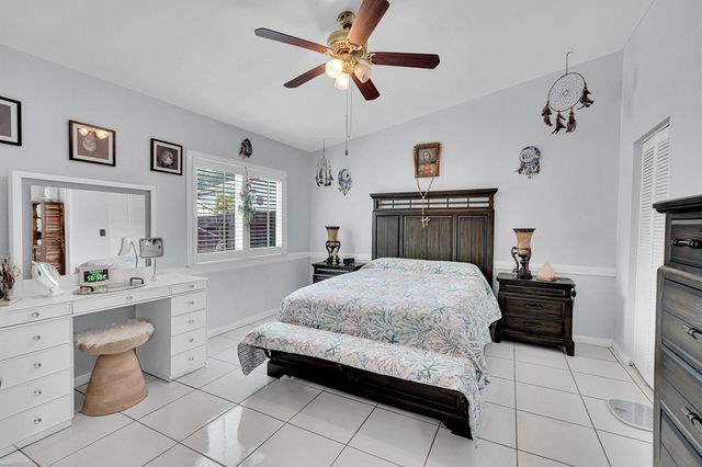 4985 SW 32nd Terrace, Dania Beach, FL 33312
