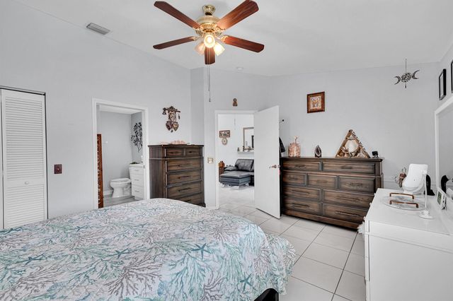 4985 SW 32nd Terrace, Dania Beach, FL 33312