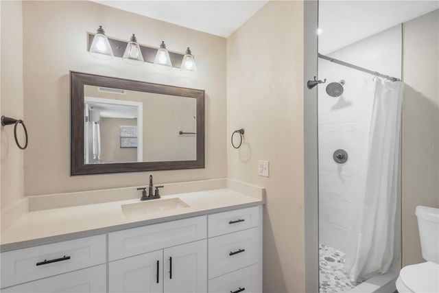 6815 S WALL STREET, Tampa, FL 33616