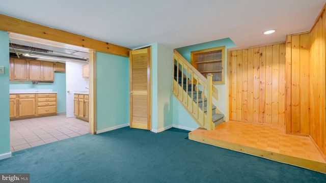 64 SPRINGWOOD DR, Southampton, PA 18966