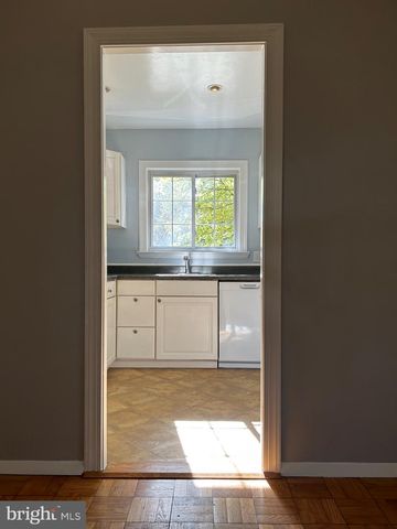 3318 CORYELL LN, Alexandria, VA 22302