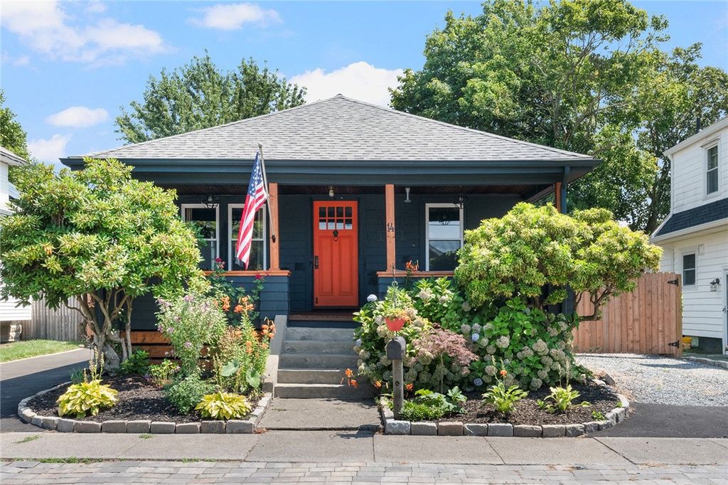 14 Elinora Street, East Providence, RI 02915