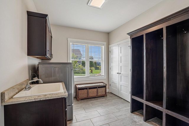 9902 Peach Leaf Lane, Middleton, WI 53562