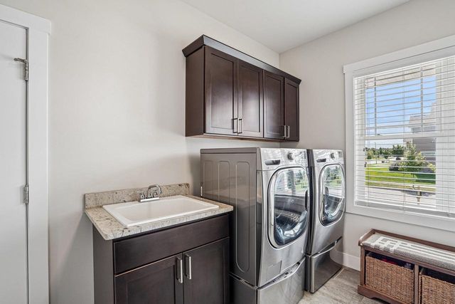 9902 Peach Leaf Lane, Middleton, WI 53562