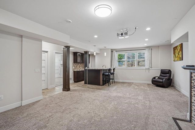 9902 Peach Leaf Lane, Middleton, WI 53562