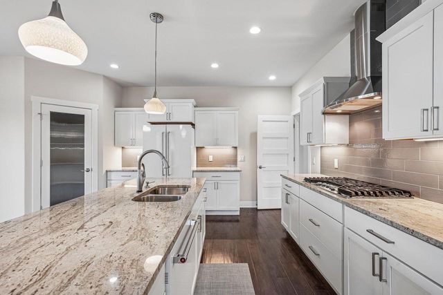 9902 Peach Leaf Lane, Middleton, WI 53562