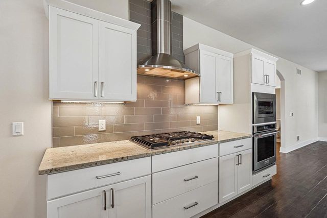 9902 Peach Leaf Lane, Middleton, WI 53562