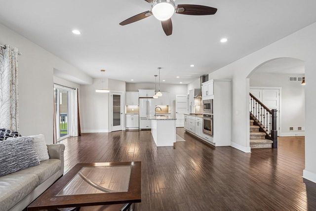 9902 Peach Leaf Lane, Middleton, WI 53562