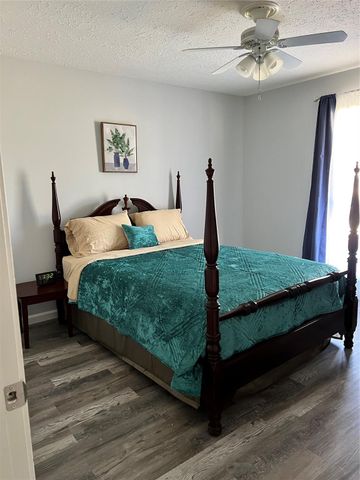 11727 Scottsdale Drive, Meadows Place, TX 77477