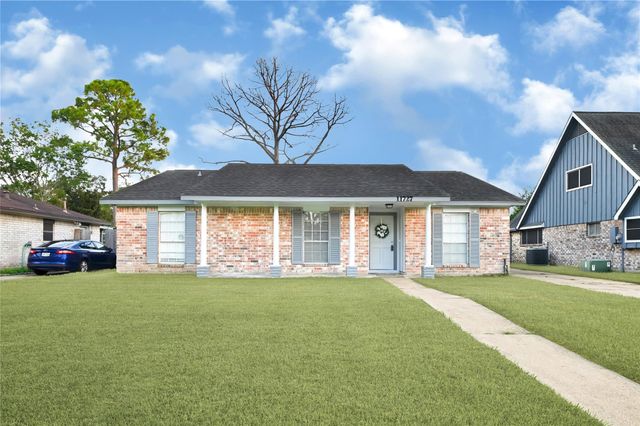 11727 Scottsdale Drive, Meadows Place, TX 77477