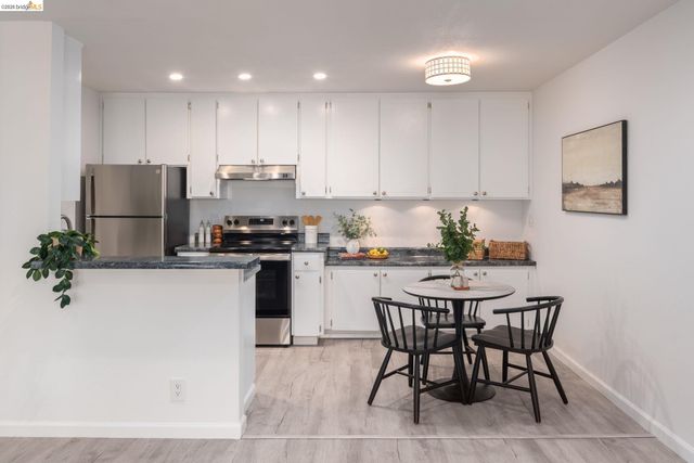 567 Oakland Avenue 211, Oakland, CA 94611