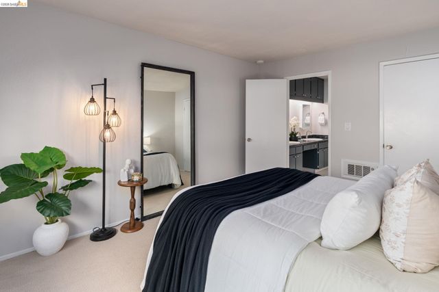 567 Oakland Avenue 211, Oakland, CA 94611