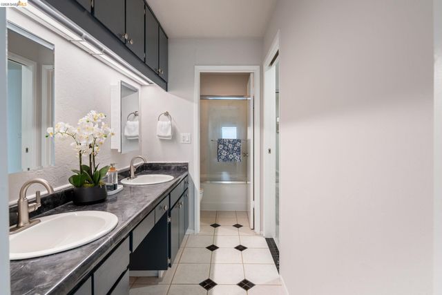 567 Oakland Avenue 211, Oakland, CA 94611