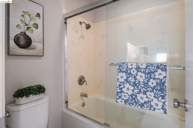 567 Oakland Avenue 211, Oakland, CA 94611