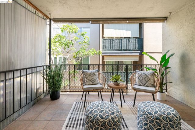 567 Oakland Avenue 211, Oakland, CA 94611
