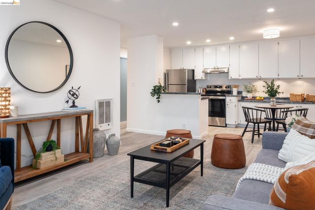 567 Oakland Avenue 211, Oakland, CA 94611