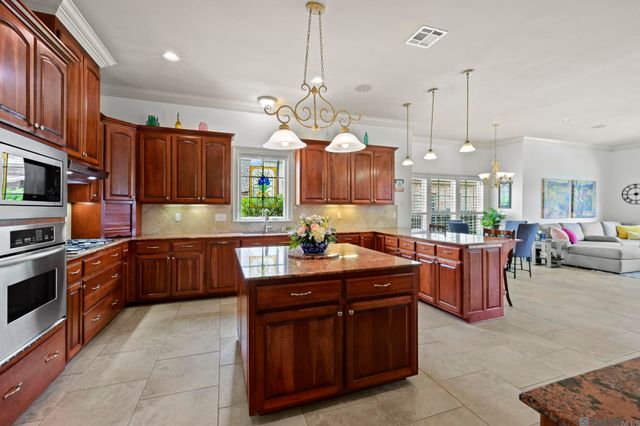 19528 Southern Hills Ave, Baton Rouge, LA 70809