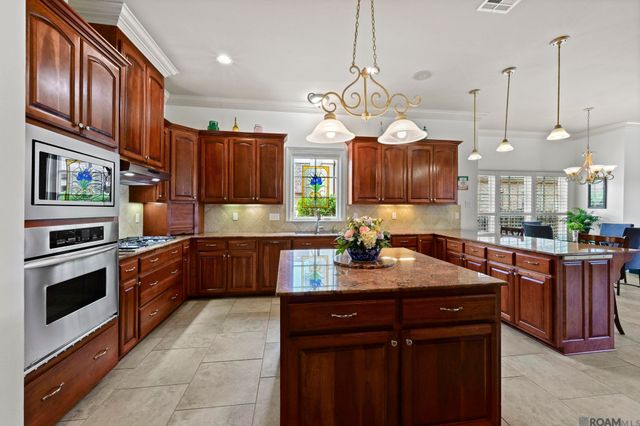 19528 Southern Hills Ave, Baton Rouge, LA 70809