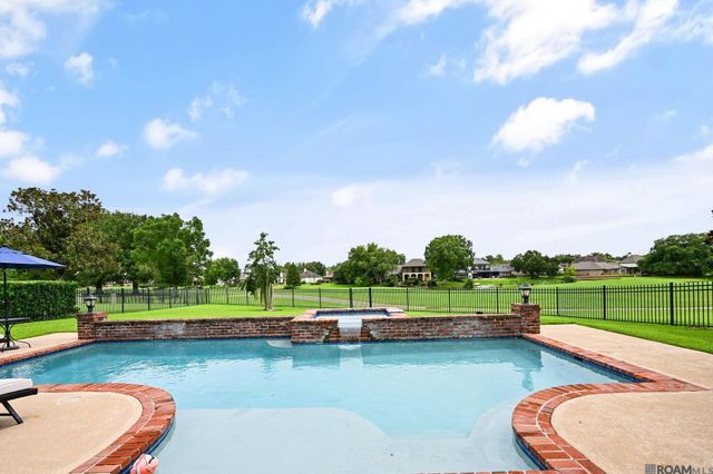 19528 Southern Hills Ave, Baton Rouge, LA 70809