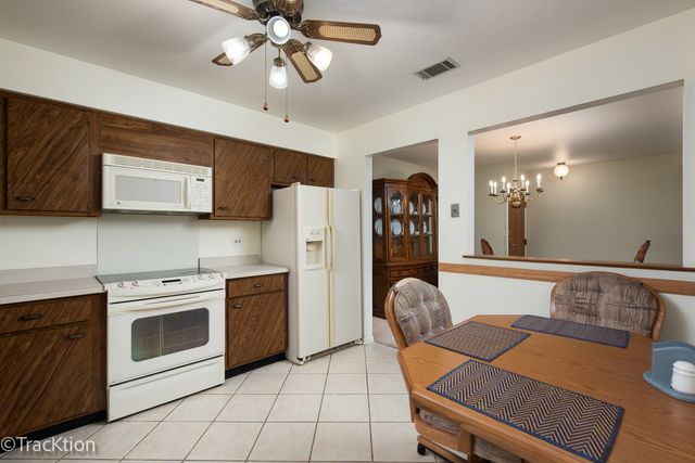 7525 Nantucket Drive 405, Darien, IL 60561