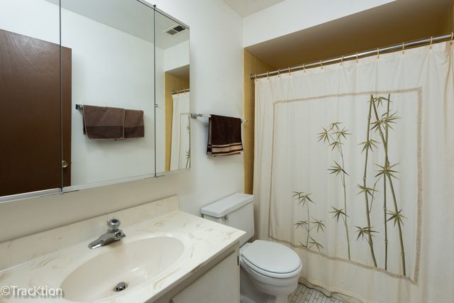 7525 Nantucket Drive 405, Darien, IL 60561