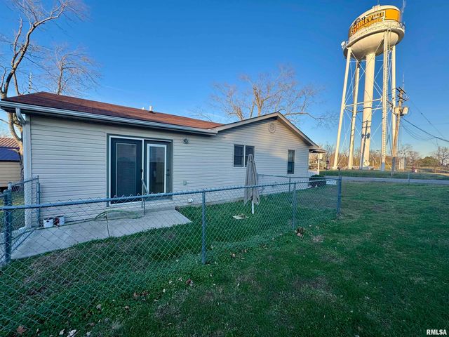 216 S HUBBARD Avenue, Goreville, IL 62939
