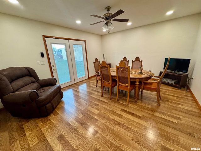 216 S HUBBARD Avenue, Goreville, IL 62939